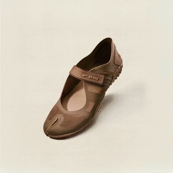 NikeSKIMS Footwear Rift Mesh Sneaker NWT - Picture 5 of 10